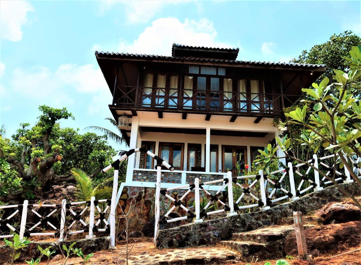 Breve Azurine Lagoon Resort Karimunjawa-Inseln Exterior foto