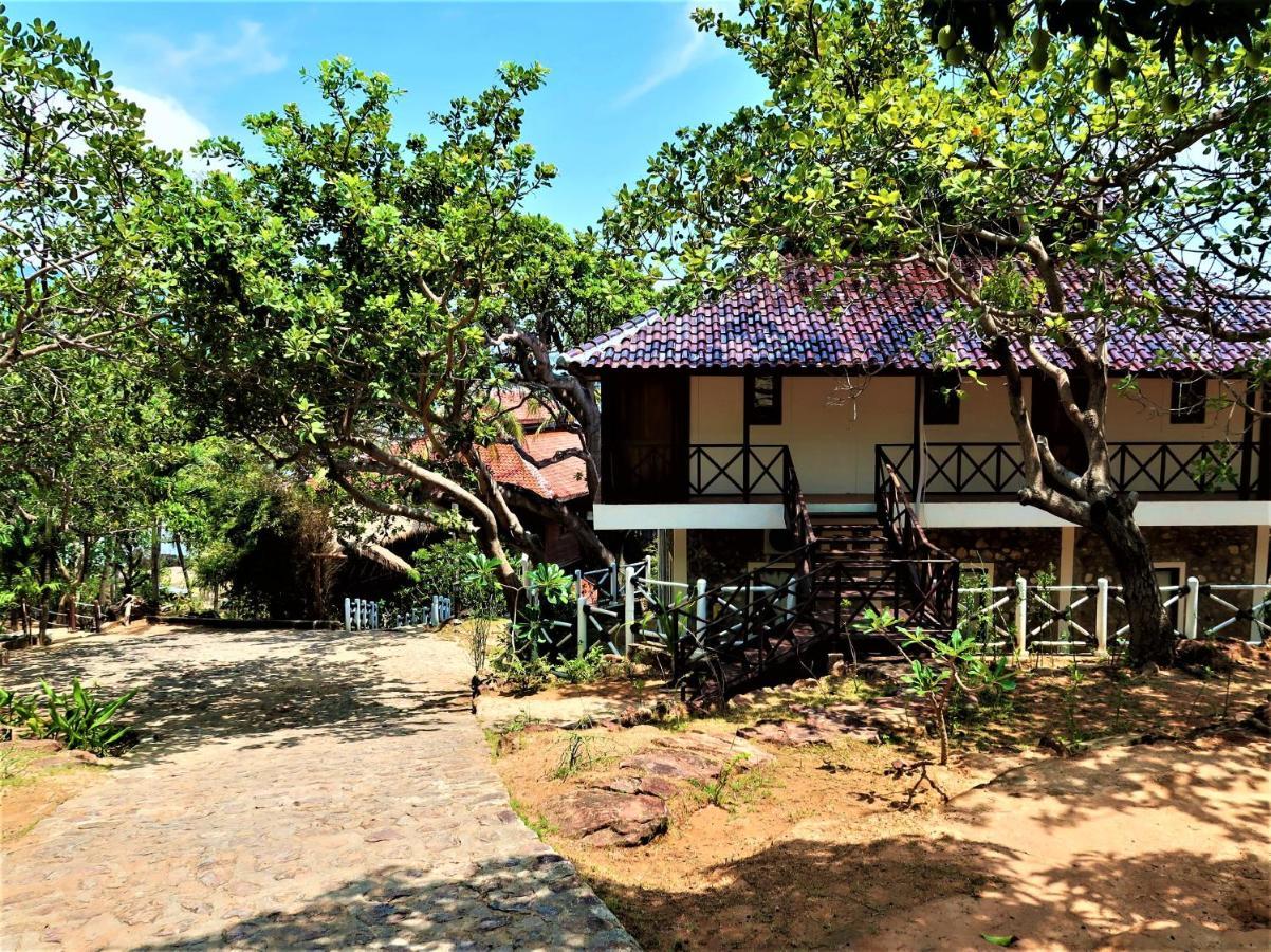 Breve Azurine Lagoon Resort Karimunjawa-Inseln Exterior foto