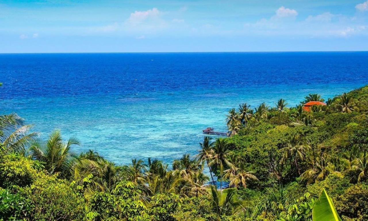 Breve Azurine Lagoon Resort Karimunjawa-Inseln Exterior foto